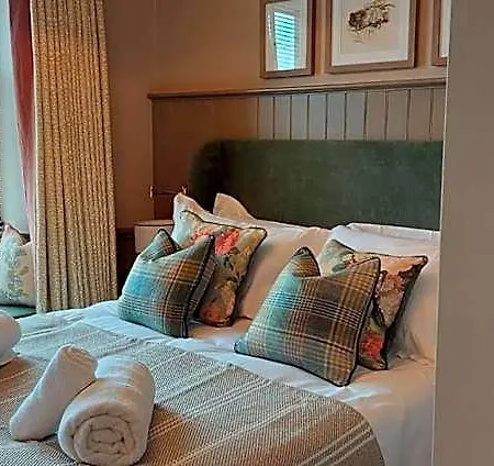 Hotel The Crown 3*