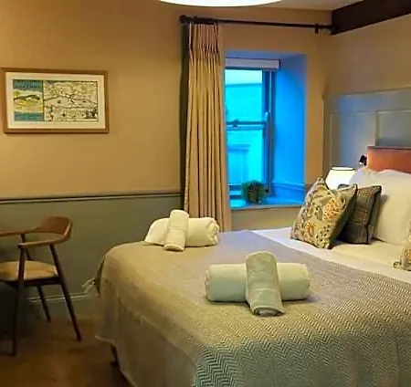 Hotel The Crown
